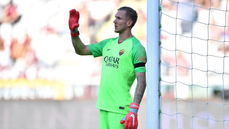 2. Robin Olsen: Cuối mùa giải trước, thủ môn người Thụy Điển đã bị Antonio Mirante đẩy lên băng ghế dự bị. Giờ đây, AS Roma đã chiêu mộ thành công Pau Lopez. Do đó, cơ hội ra sân của Robin Olsen gần như không còn. Tuy nhiên, việc anh sẽ đi về đâu thì vẫn còn là 1 dấu hỏi.
