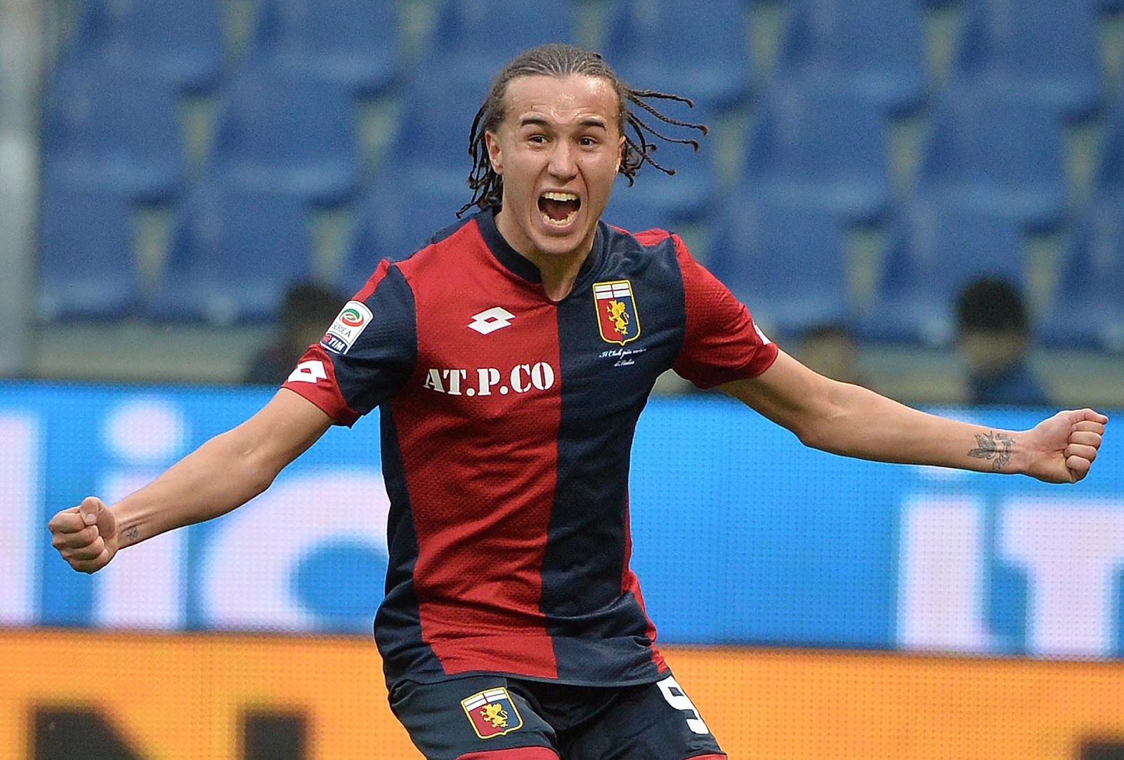 8. Diego Laxalt: Chơi cho Genoa từ tháng 1/2015. Mùa hè năm 2018, Ivan Strinic gặp chấn thương và Giám đốc thể thao Leonardo đã tìm đến Rossoblu để đưa hậu vệ người Uruguay về San Siro.