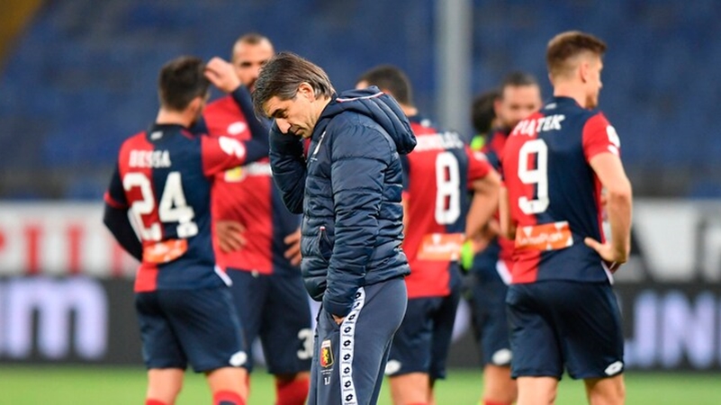 Ivan Juric bất lực trong việc giúp Genoa bay cao.