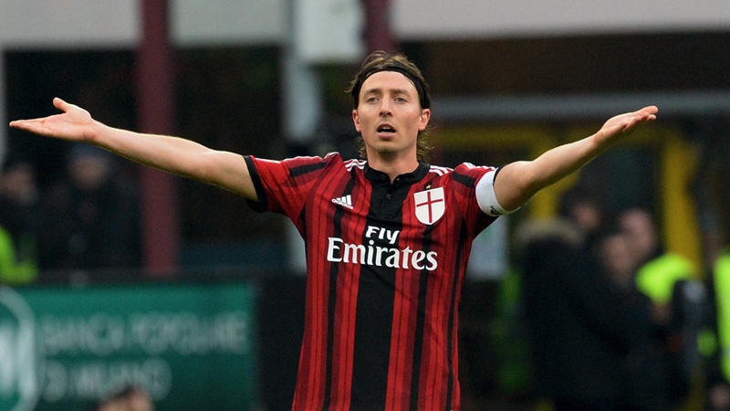 Hợp đồng của tiền vệ sinh năm 1985 với Rossoneri đã hết hạn. Nhiều nguồn tin cho rằng anh sẽ cập bến Monza. Tuy nhiên, đến thời điểm hiện tại, Montolivo vẫn đang thất nghiệp.