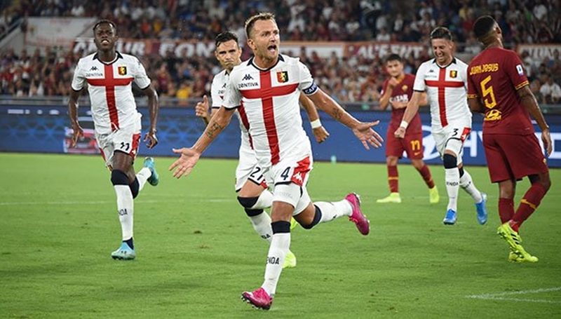 Giallorossi đã để Genoa chọc thủng lưới 3 lần ngay tại Olimpico.