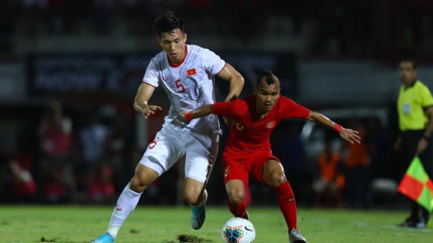 Riko Simanjuntak quá nhỏ bé để gồng gánh Indonesia.