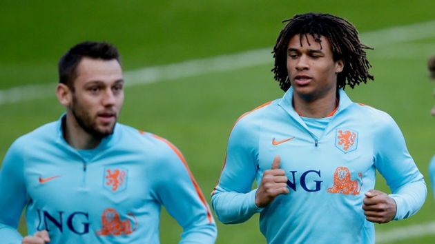 De Vrij và Nathan Ake chỉ xếp sau De Ligt và Van Dijk - Bóng Đá