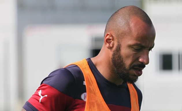 10. Julien Faubert: "Lão tướng" 36 tuổi hiện đang đầu quân cho Frejus Saint-Raphael, 1 đội bóng nghiệp dư ở Pháp.