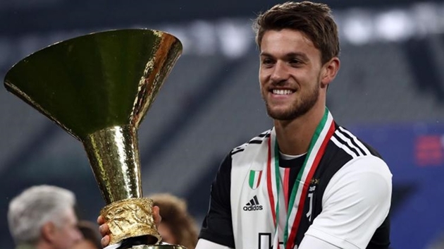 4. Daniele Rugani: Tuy vẫn đang gắn bó với Bianconeri nhưng trung vệ người Italia lại không được Maurizio Sarri trọng dụng.