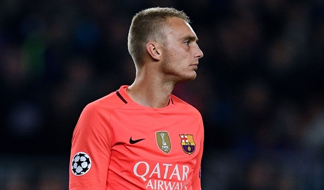 Jasper Cillessen là 1 tân binh khác của Barcelona. Anh được đưa về Camp Nou để cạnh tranh với Marc-Andre ter Stegen sau khi Claudio Bravo chuyển sang Manchester City.