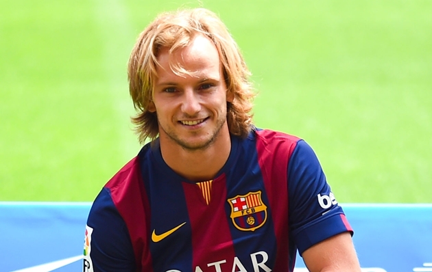 Ivan Rakitic trở thành tân binh tiếp theo tại Camp Nou sau khi Blaugrana trả cho Sevilla 18 triệu euro và chấp nhận để Denis Suarez đến xứ Andalusia theo dạng cho mượn.