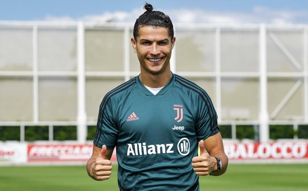 Ronaldo tập luyện cùng Juventus - Bóng Đá