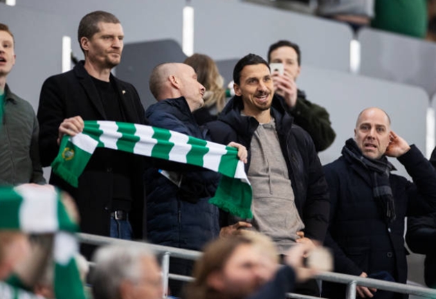 Zlatan Ibrahimovic bị chỉ trích khi vào phòng thay đồ của Hammarby - Bóng Đá