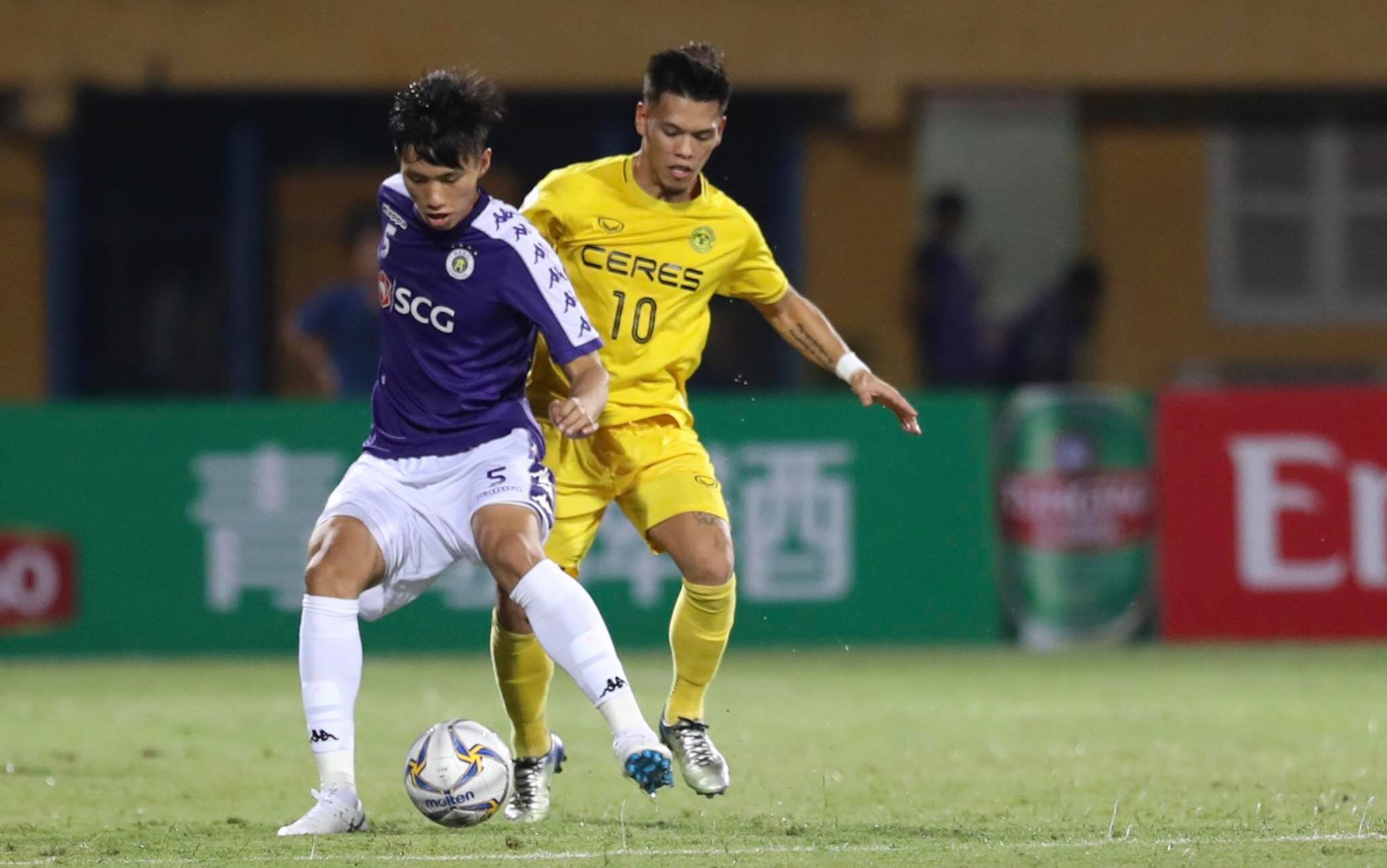 Hà Nội đánh bại Ceres Negros để giành vé vào chung kết khu vực Đông Nam Á.