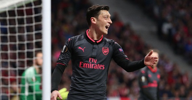 Người đại diện của Ozil phản pháo lời chê bai của huyền thoại - Bóng Đá