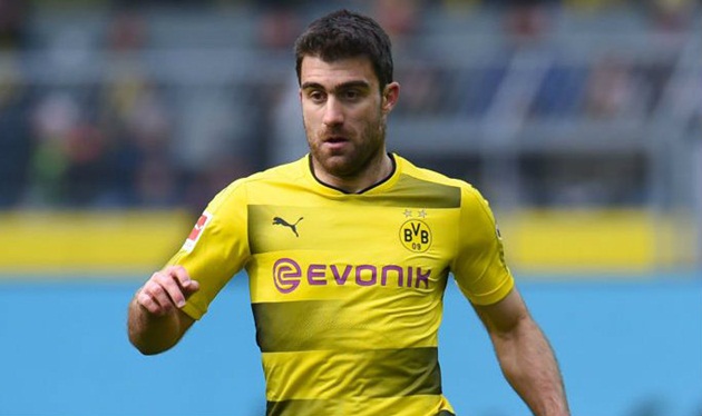 Sếp lớn Dortmund tiết lộ về thương vụ Sokratis đến Arsenal - Bóng Đá