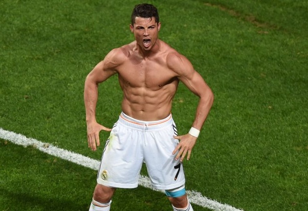 Năm 2014, sau khi vượt qua Atletico Madrid ở chung kết Champions League, tiền đạo người Bồ Đào Nha có pha khoe thân "thần thánh".