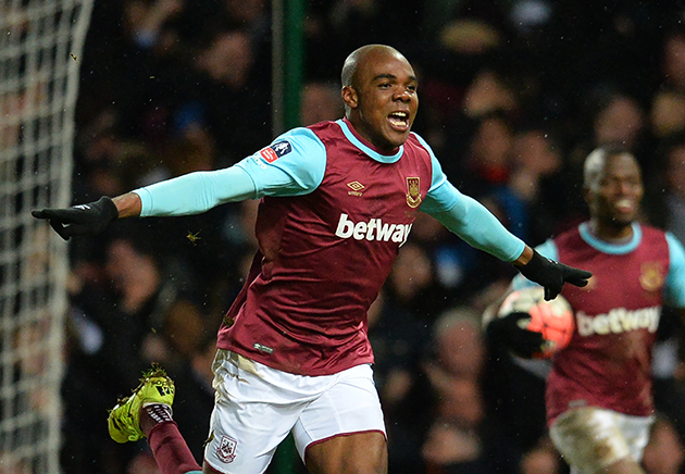 7/ Angelo Ogbonna (West Ham United): Gia nhập Juventus vào mùa giải 2013, chàng trai gốc Nigeria không tìm được chỗ đứng trong giai đoạn hoàng kim của Bonucci, Chiellini và Barzagli. Chỉ đến khi đầu quân cho West Ham vào năm 2015, anh mới có nhiều cơ hội chơi bóng hơn và trở thành một trụ cột của CLB.
