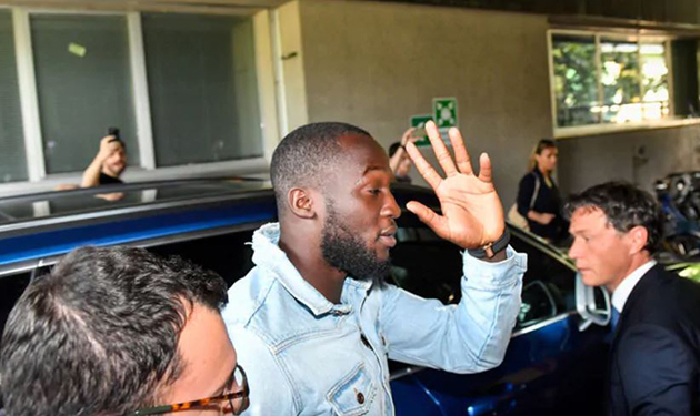 Ảnh: LUKAKU khám - Bóng Đá