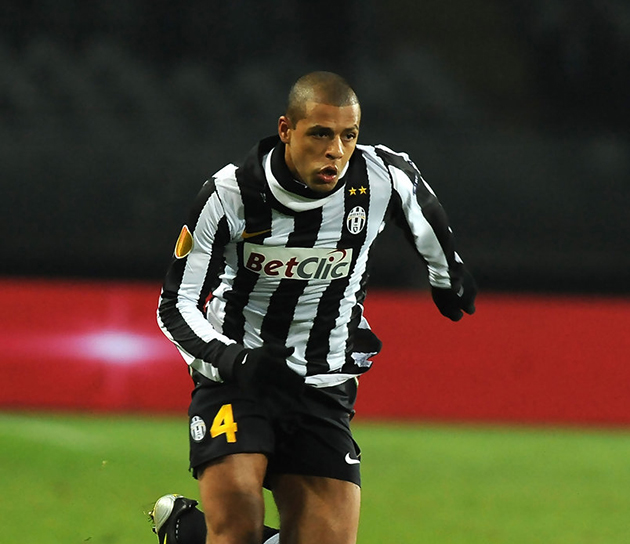 Felipe Melo (2009 - 2011): Sau Gladstone, mãi đến năm 2009 Juventus mới chiêu mộ thêm một cầu thủ người Brazil khác. Felipe Melo nhận được nhiều kỳ vọng khi chuyển đến từ Fiorentina. Tuy nhiên, sau 2 năm khoác áo Juventus, những gì anh để lại chỉ là sự thất vọng, sớm bị Juventus đẩy sang Galatasaray ngay khi Antonio Conte về nắm quyền.