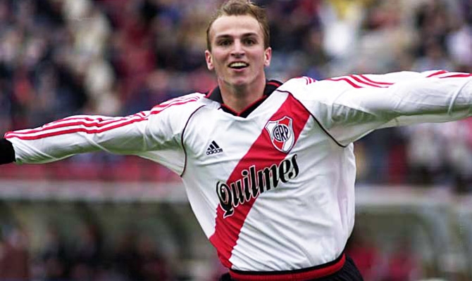 Sau đó chuyển sang River Plate.
