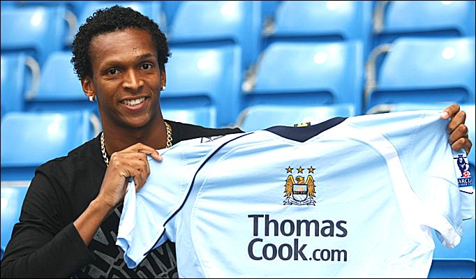 Đến Man City nhưng gây thất vọng.