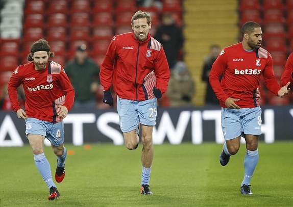 Joe Allen, Peter Crouch, Glen Johnson đều là người cũ của The Kop. Ảnh: Daily Mail.