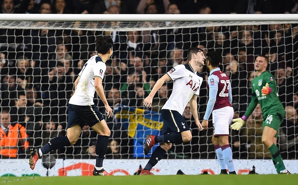 Một pha lắc đầu tinh tế. Ảnh: Daily Mail.