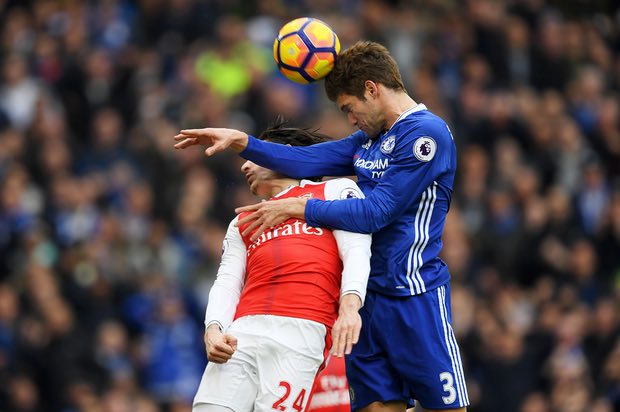 Marcos Alonso mở tỷ số ở phút thứ 13. Ảnh: Theguardian.