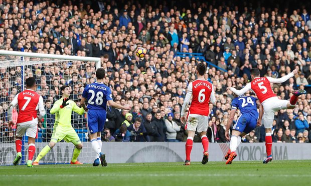 Courtois nhiều lần cứu thua cho đội nhà. Ảnh: Theguardian.