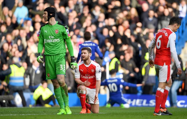 Sự bạc nhược của hàng thủ Arsenal. Ảnh: Theguardian.