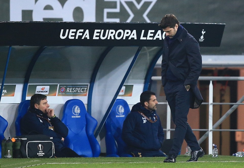 Vẻ thất vọng của Pochettino. Ảnh: Daily Mail.