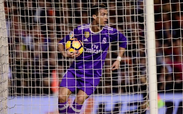 Kéo lại hy vọng có điểm cho Real trong hiệp hai.