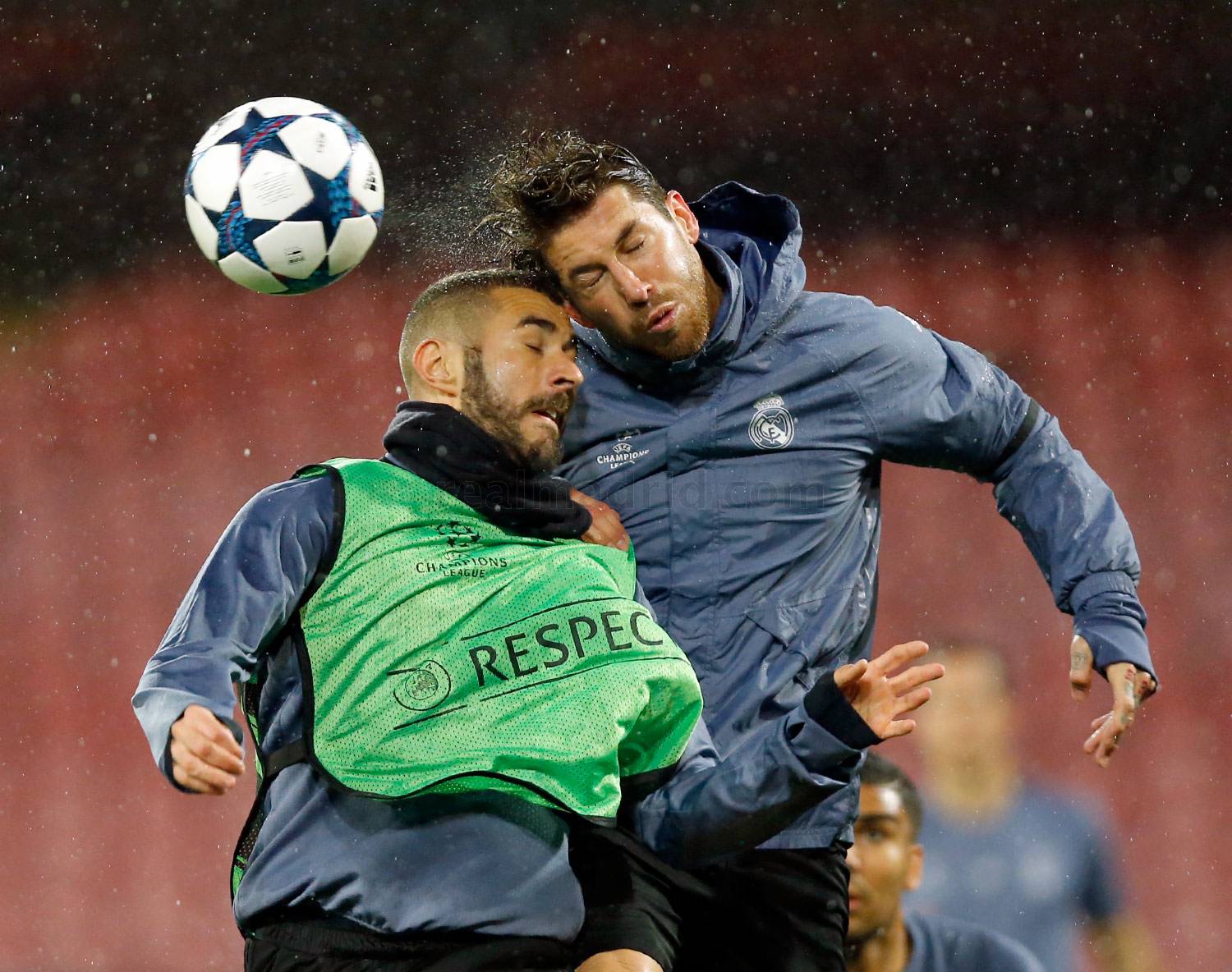 Benzema cũng khó qua nổi Ramos.