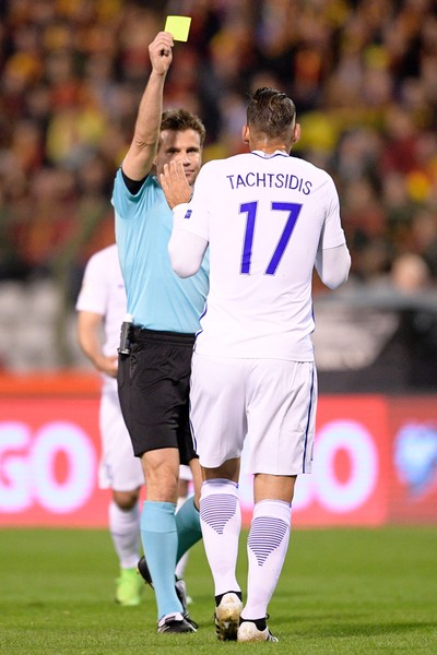 Tachtsidis nhận thẻ vàng thứ 2 rời sân ở phút 65.