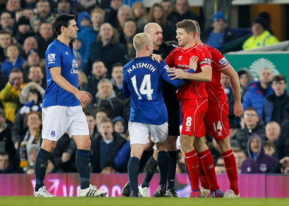 Derby Merseyside tràn đầy thù hận.