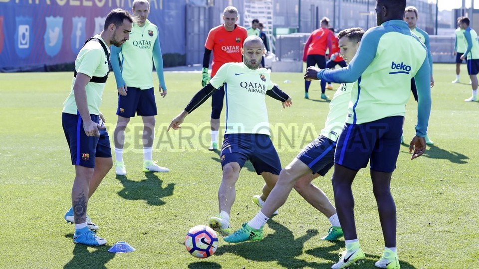 buổi tập của barca - Bóng Đá