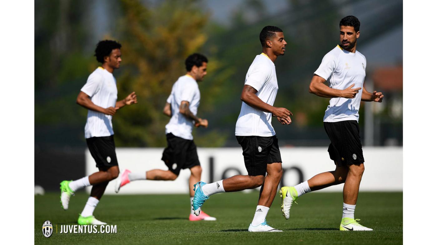 Buổi tập diễn ra khá nghiêm túc.