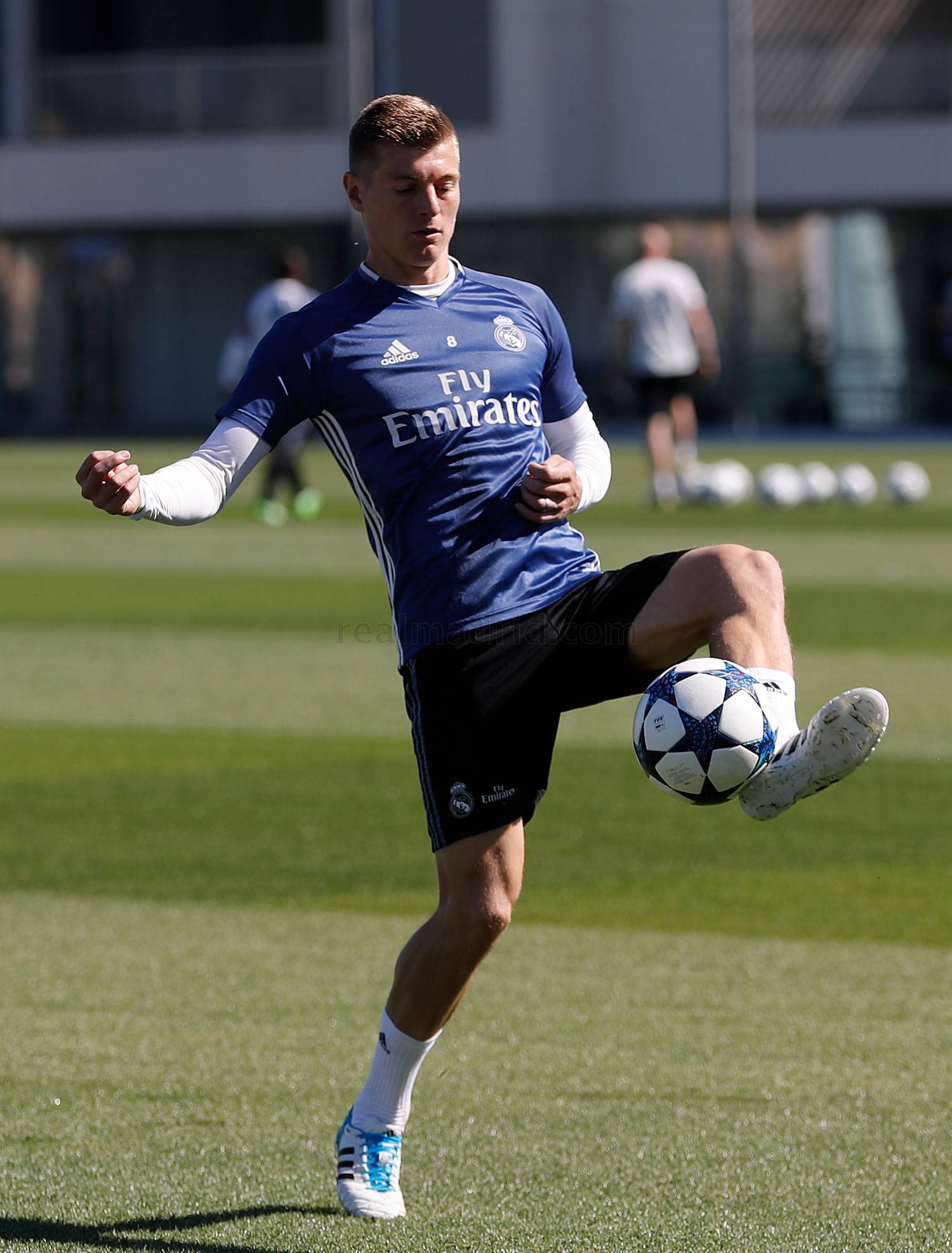 Toni Kroos có cơ hội đối đầu đội bóng cũ.