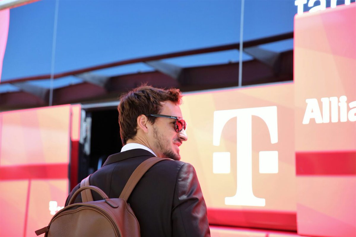 cầu thủ bayern selfie trên máy bay - Bóng Đá