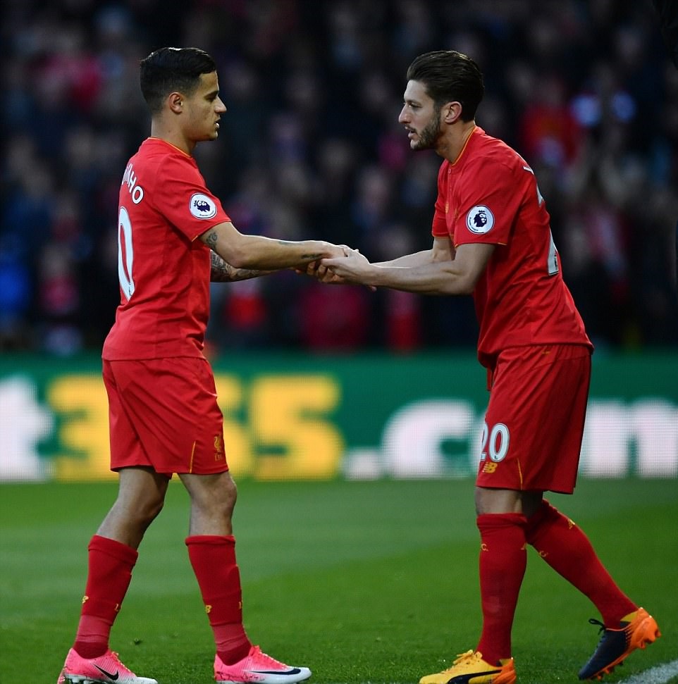 Anh rời sân nhường chổ cho Adam Lallana.