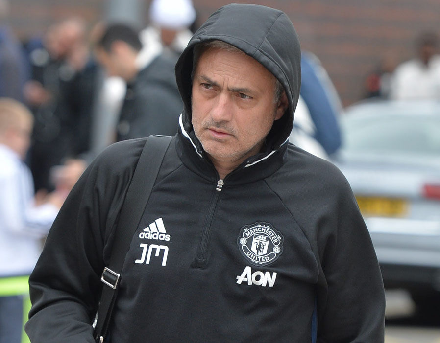 Jose Mourinho khá căng thẳng trước chuyến làm khách tại London.