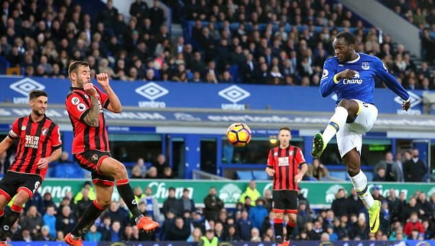 Tiền đạo người Bỉ có mùa giải rực sáng, đóng vai trò là cây săn bàn chủ lực của Everton.