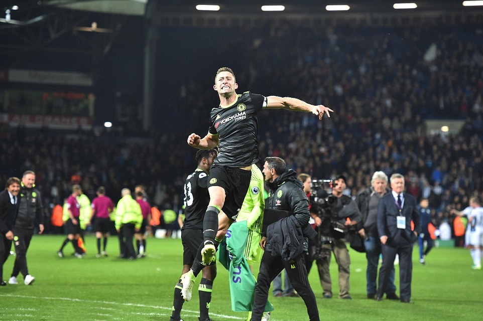 Ngoại hạng Anh chính thức đón nhà Vua mới.