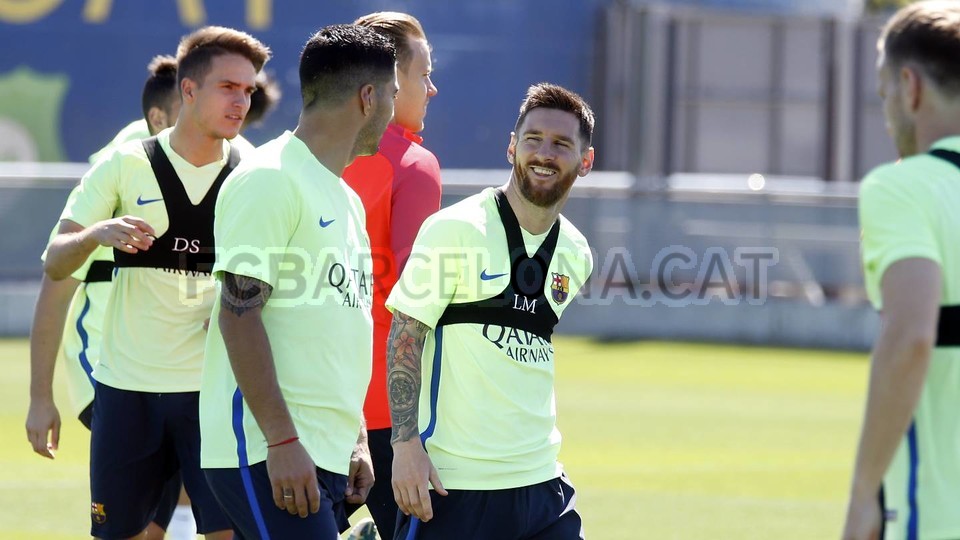 Các ngôi sao của Barca rất thoải mái trước trận đấu.
