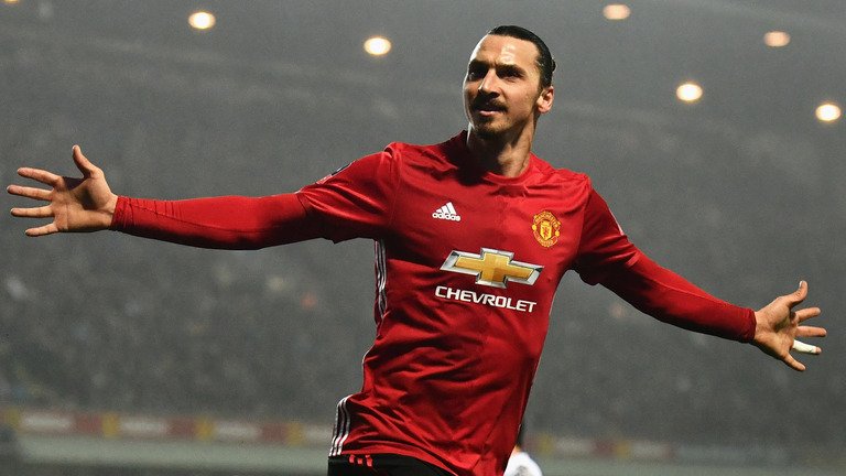 7. Zlatan Ibrahimovic (PSG và Man United) – tỉ lệ chuyển hóa cú sút thành bàn thắng 25,69%