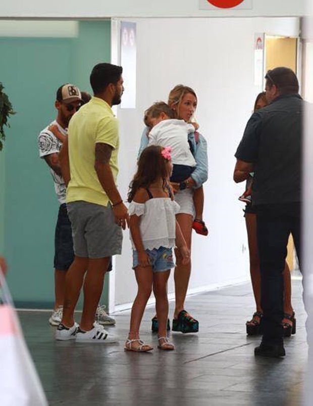 Hai gia đình Messi và Suarez chơi rất thân với nhau.