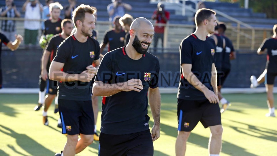 barca tập luyện - Bóng Đá