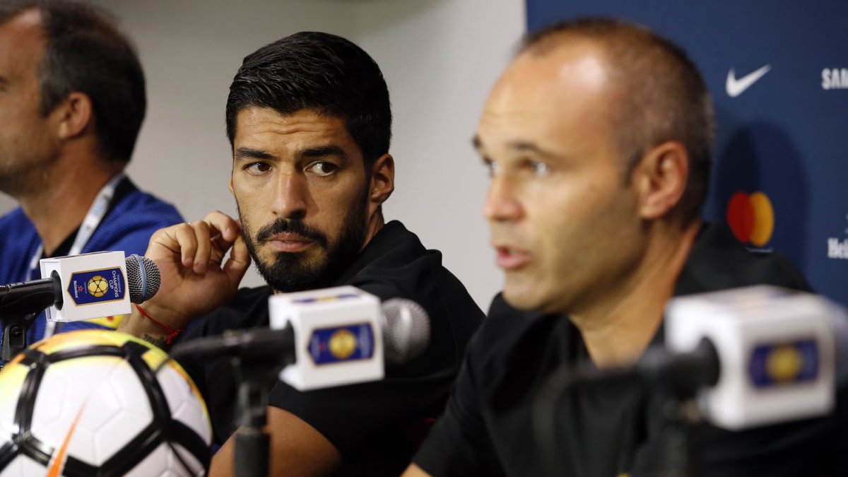 Suarez và Iniesta yêu cầu Neymar phải lên tiếng.