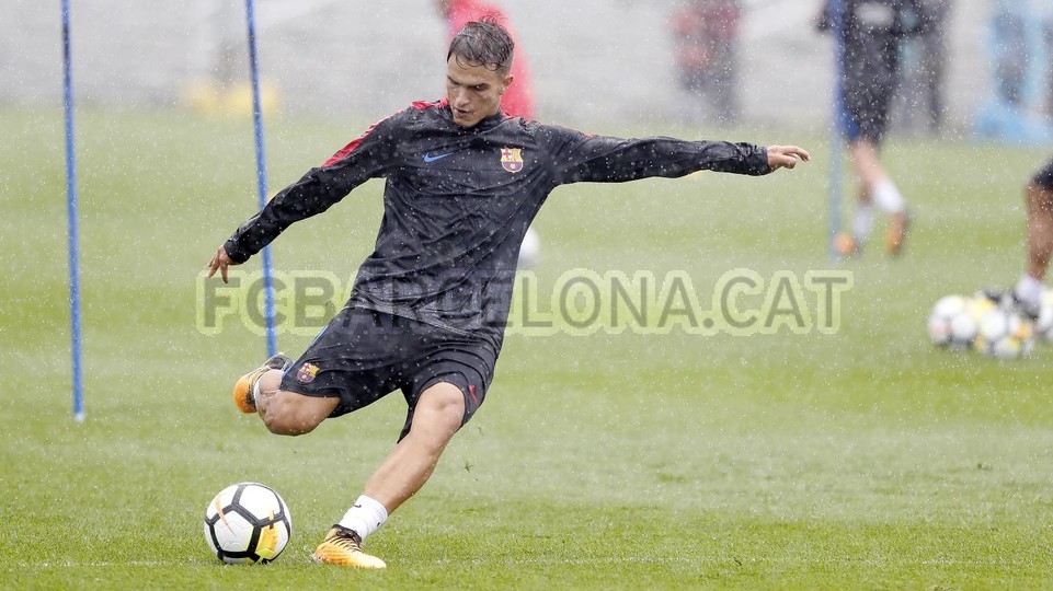 Những buổi tập dưới cơn mưa tầm tã.