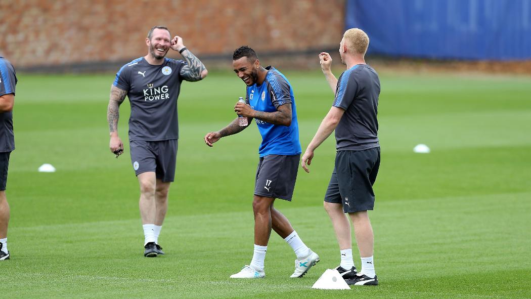 Buổi tập diễn ra trong bầu không khí thoải mái.