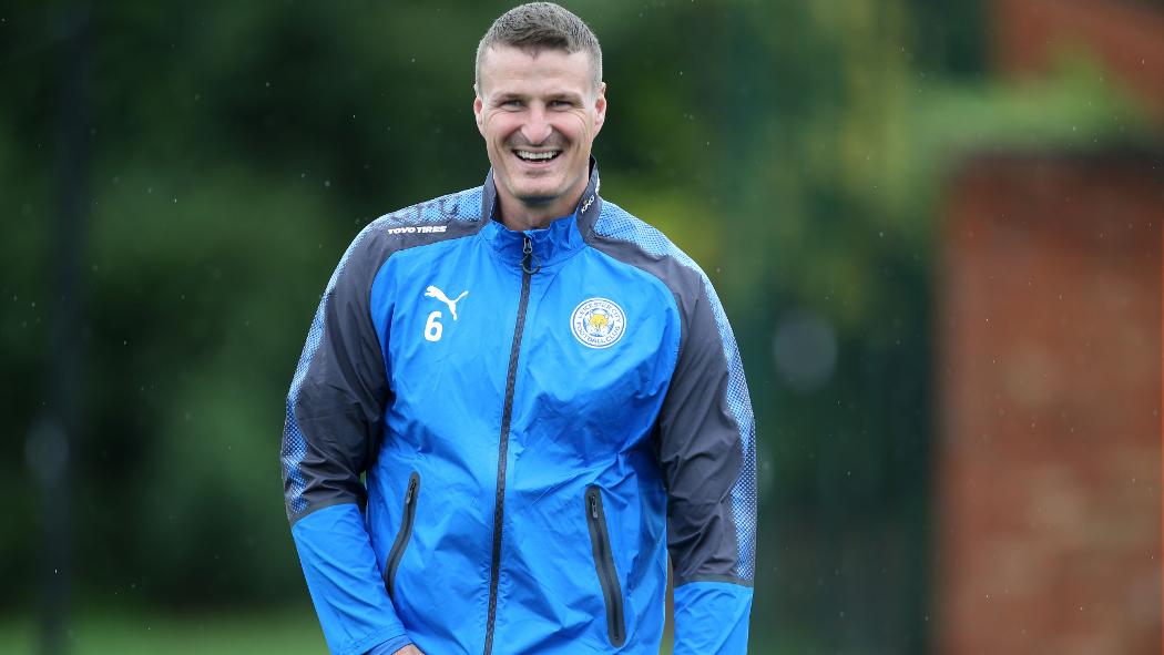 Leicester gặp thử thách lớn Arsenal ở trận khai mạc.