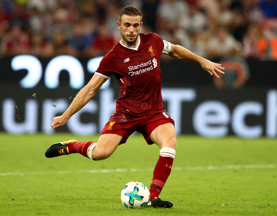 Tiền vệ: Henderson.