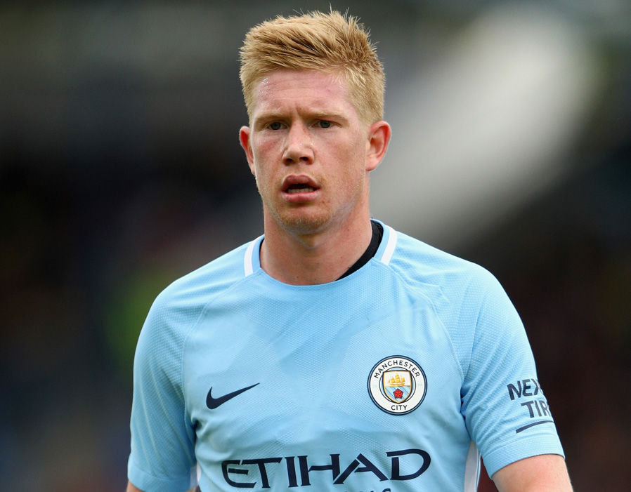 Tiền vệ trung tâm: De Bruyne.